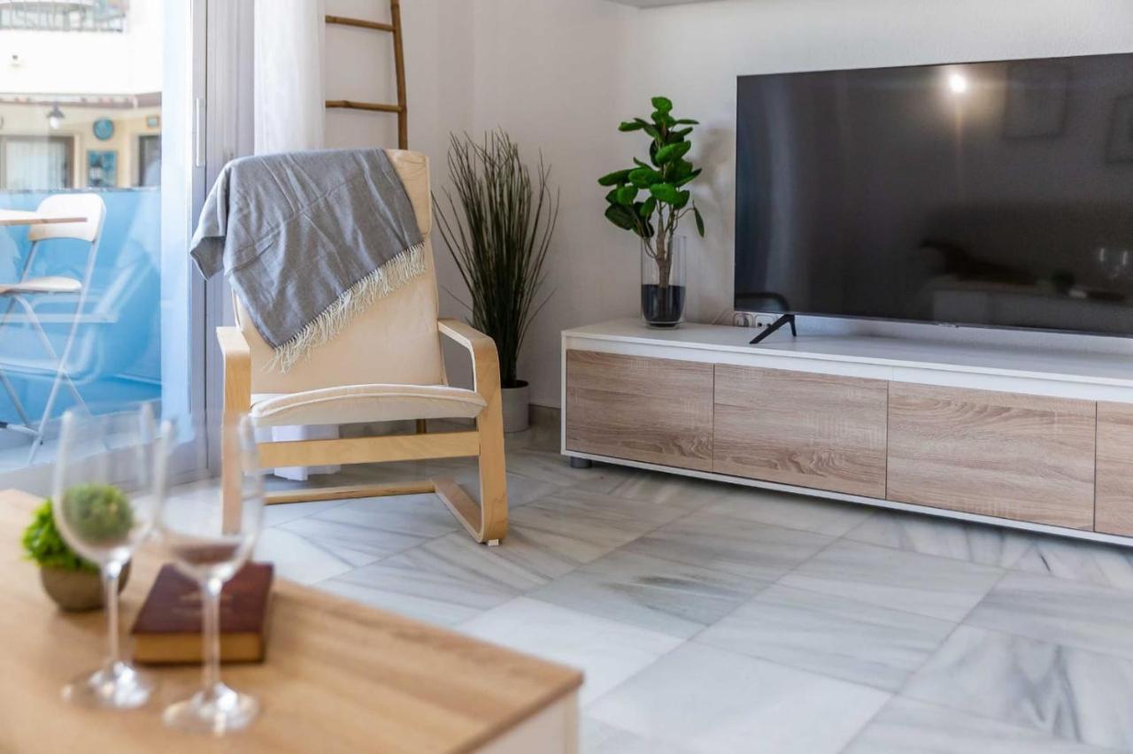 Fuengirola Los Boliches Paseo Maritimo Rey De Espana Esquina Lope De Vega 1 Dormitorio Mas Sofa Cama Salon Mas Cama Supletoria Extérieur photo