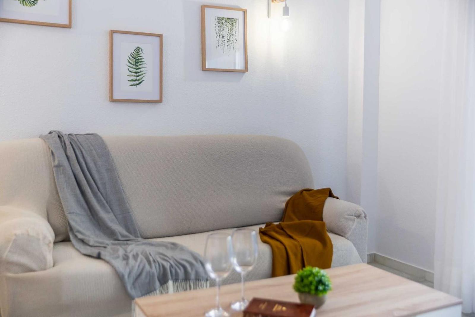Fuengirola Los Boliches Paseo Maritimo Rey De Espana Esquina Lope De Vega 1 Dormitorio Mas Sofa Cama Salon Mas Cama Supletoria Extérieur photo